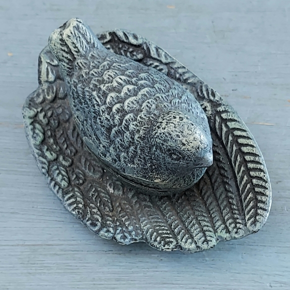 Vintage Cast Iron Bird/Leaf Trinket Box - Picture 8 of 9